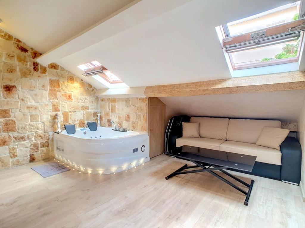 Love Room Jacuzzi Croisette Cannes Ngoại thất bức ảnh